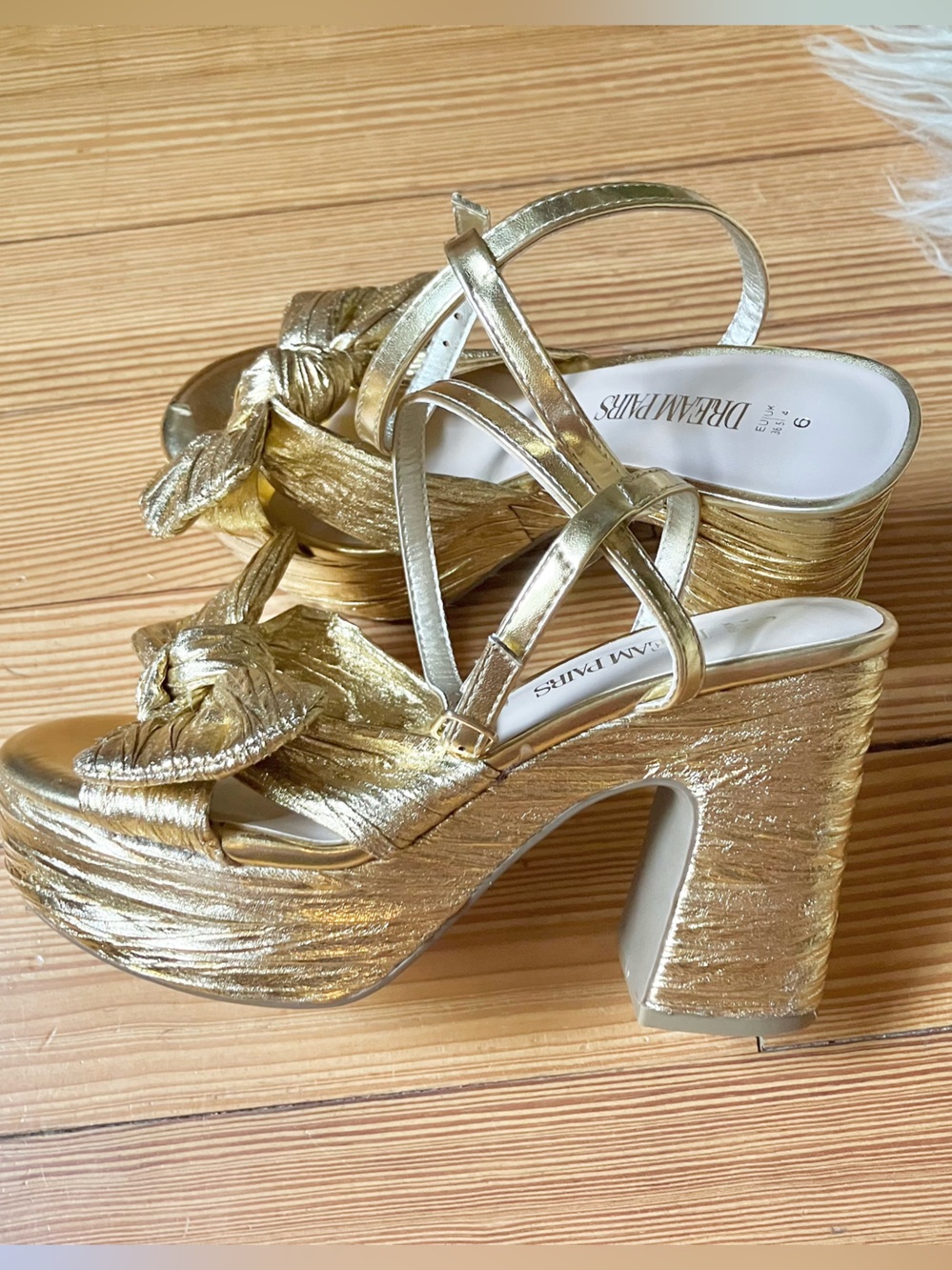 NWOB Dream Pairs Platform
Pleated Bow Ankle Strap Sandals in Gold Sz 6 - Picture 9 of 16